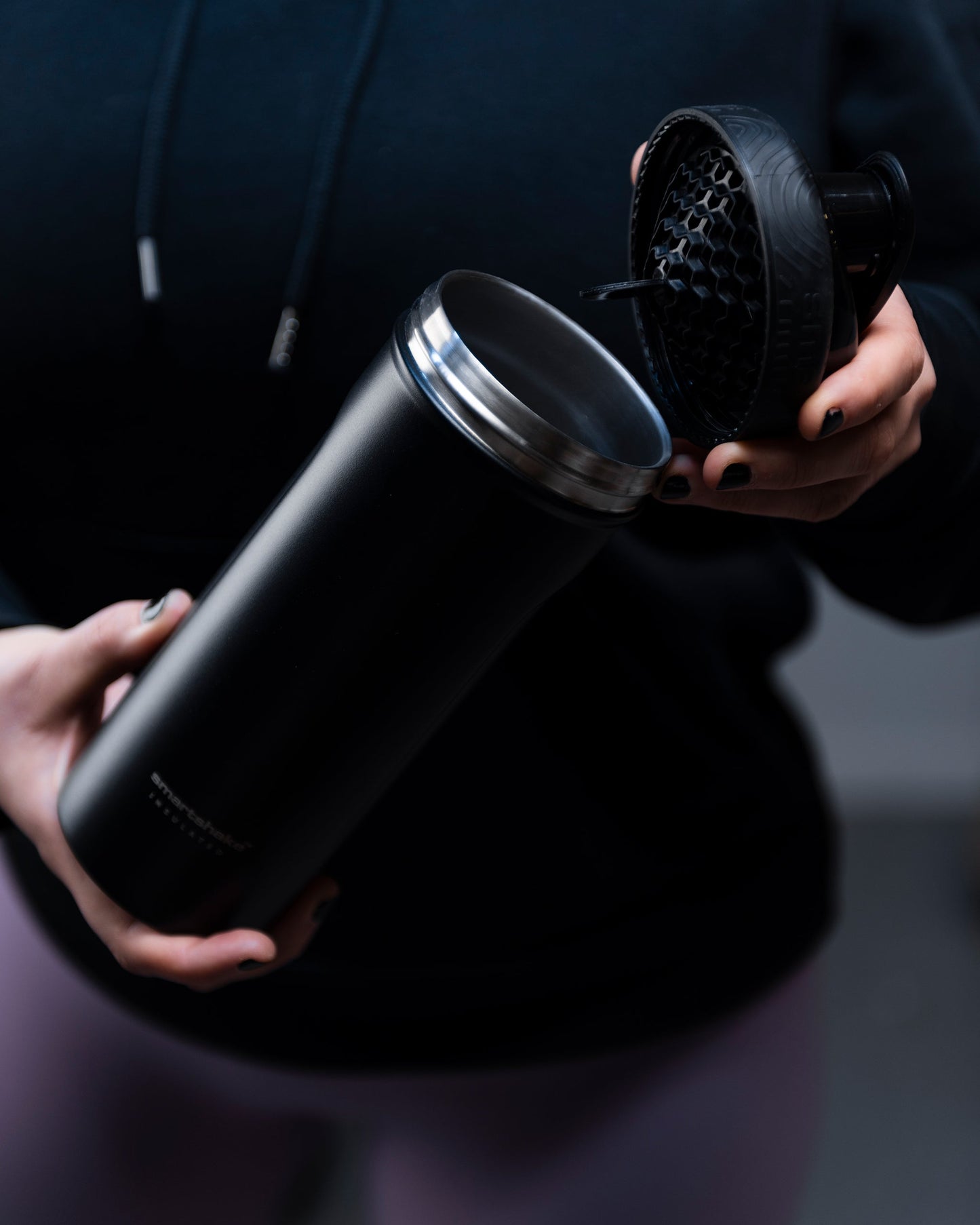 insulated-steel-shaker-black-g9 Smartshake_Insulated_Steel_lifestyle.jpg