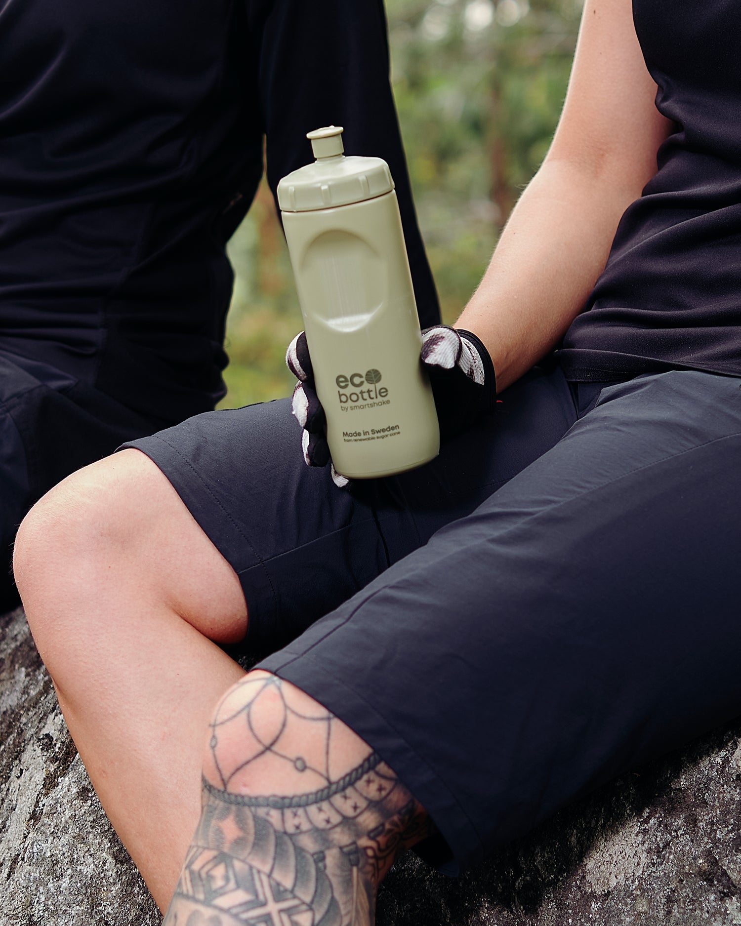ecobottle-500-squeeze-dusky-green-k4 samrtshake_ecobottle_500_squeeze_lifestyle_dusky_green.jpg