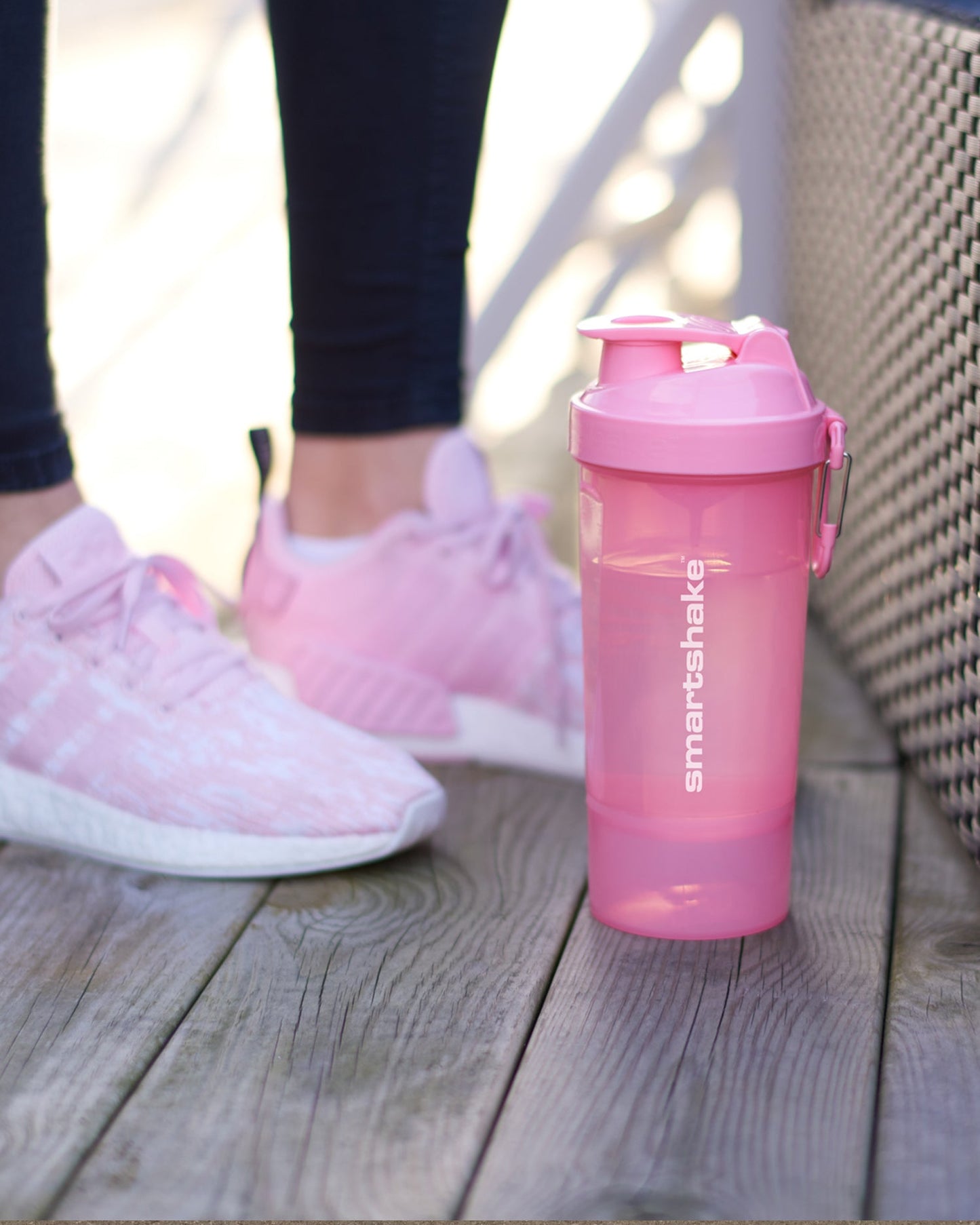original2go-one-light-pink-u7 smartshake_02go_pink_lifestyle.jpg